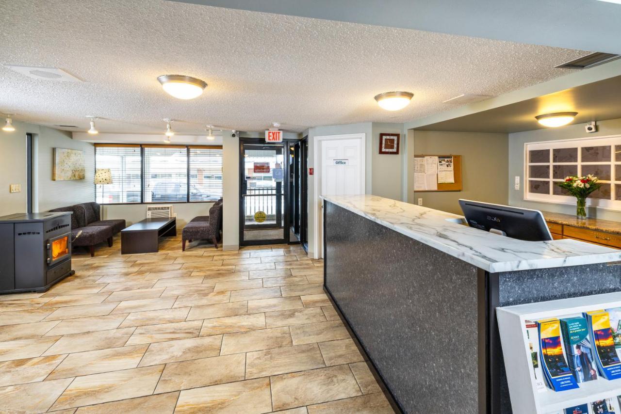 Econo Lodge Miramichi Zewnętrze zdjęcie