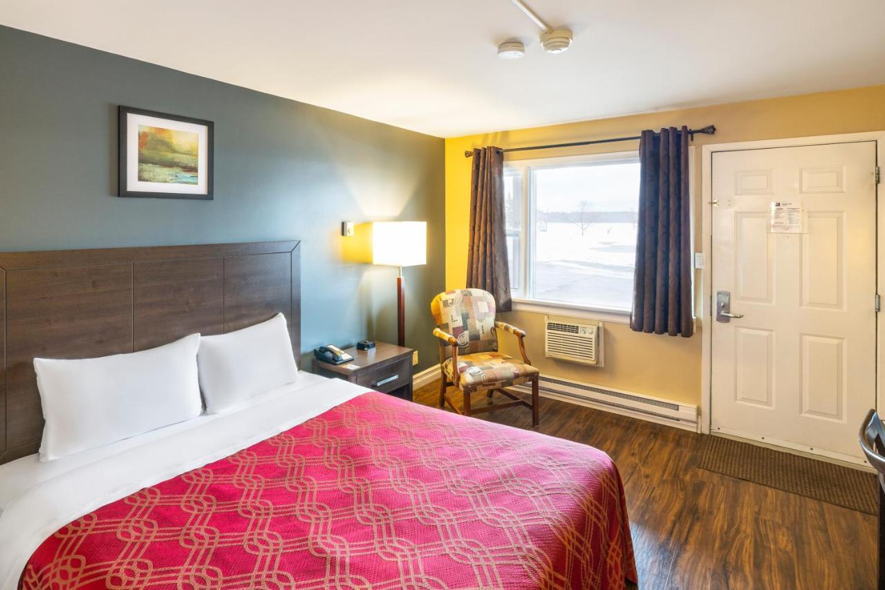 Econo Lodge Miramichi Zewnętrze zdjęcie