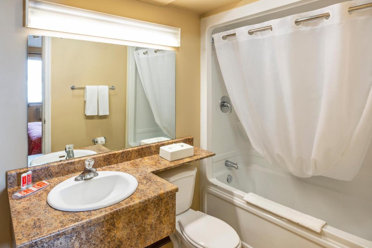 Econo Lodge Miramichi Zewnętrze zdjęcie