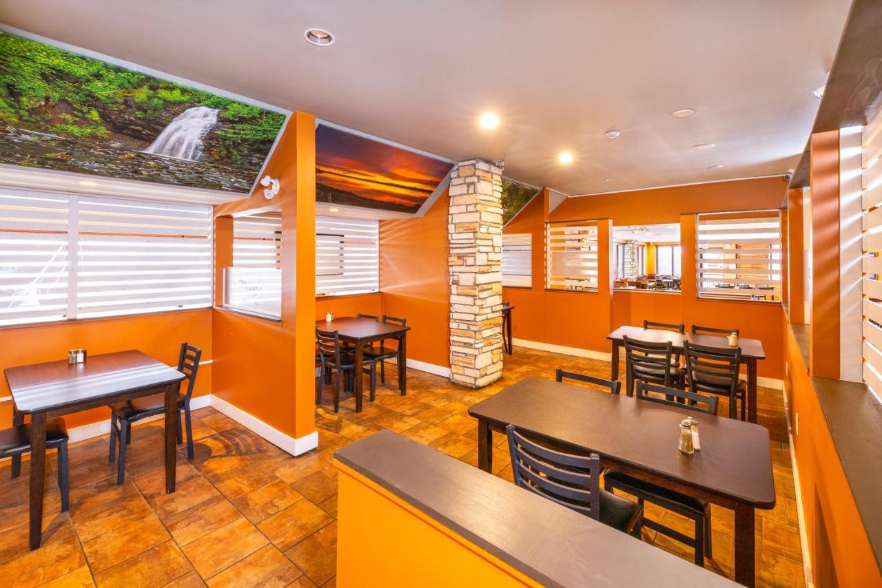 Econo Lodge Miramichi Zewnętrze zdjęcie