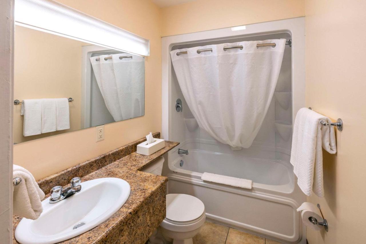 Econo Lodge Miramichi Zewnętrze zdjęcie