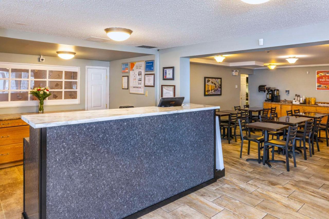 Econo Lodge Miramichi Zewnętrze zdjęcie