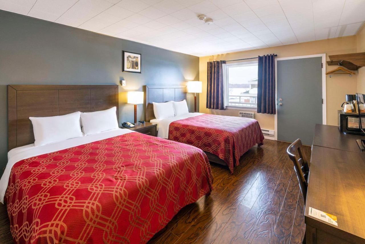 Econo Lodge Miramichi Zewnętrze zdjęcie