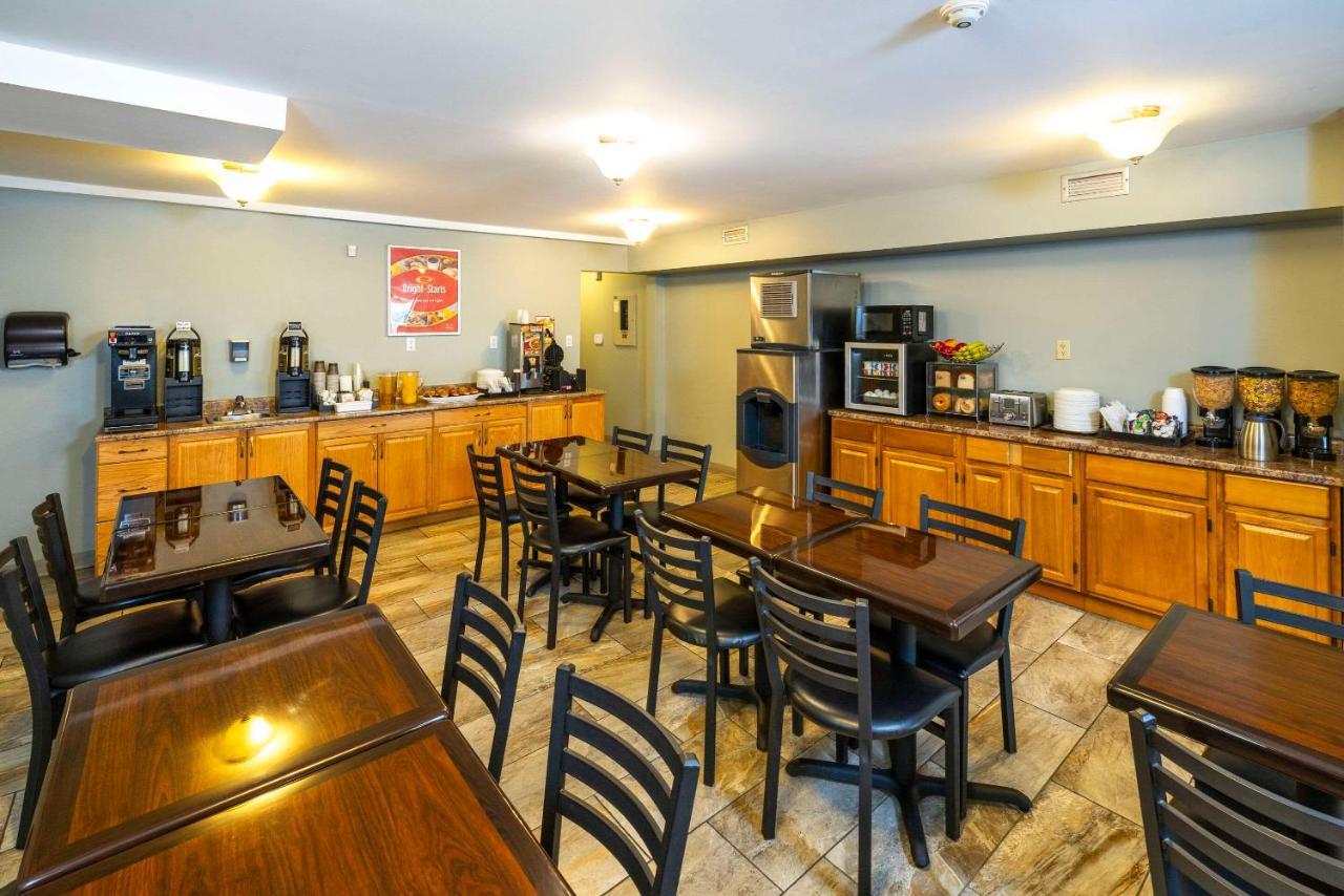 Econo Lodge Miramichi Zewnętrze zdjęcie