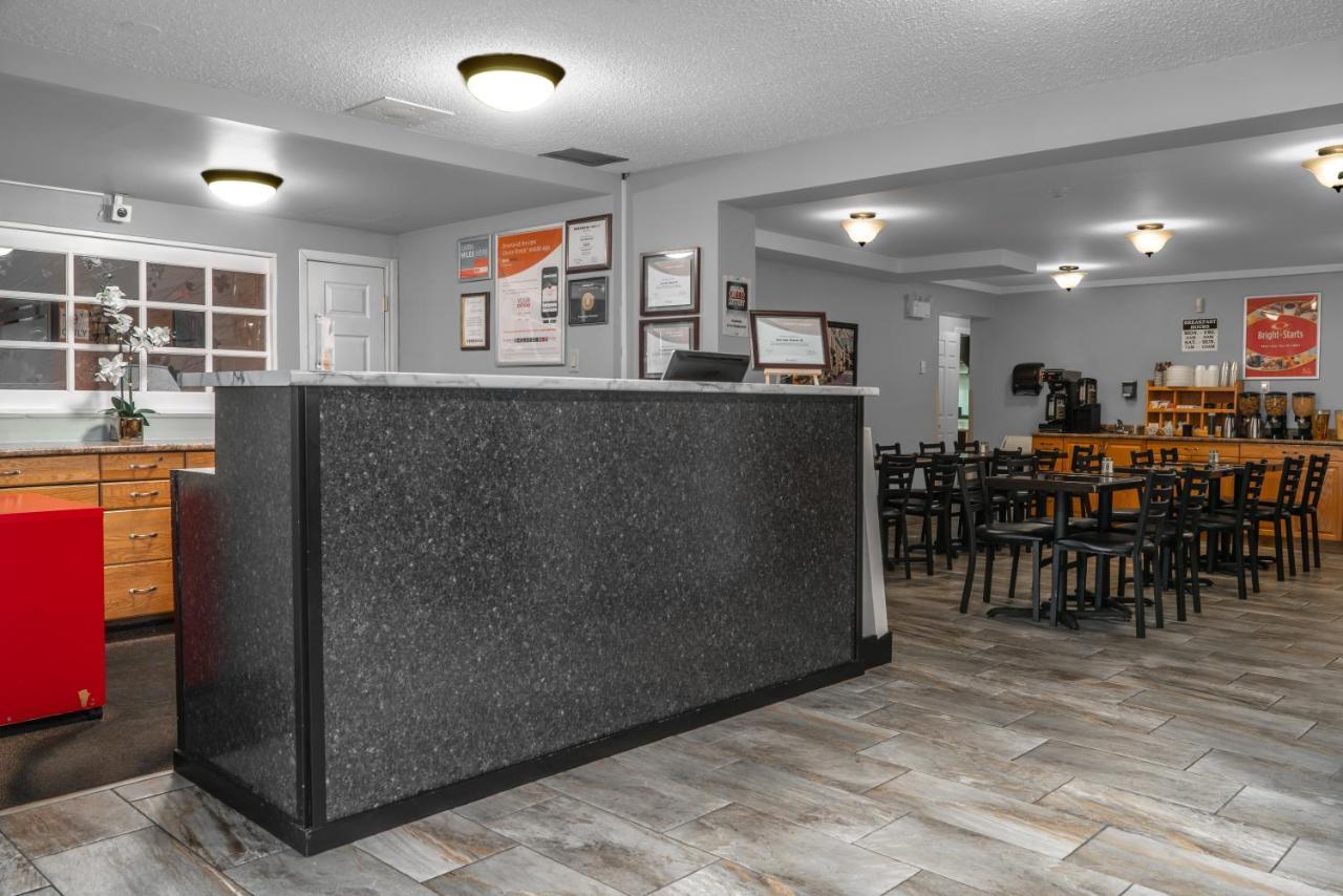 Econo Lodge Miramichi Zewnętrze zdjęcie